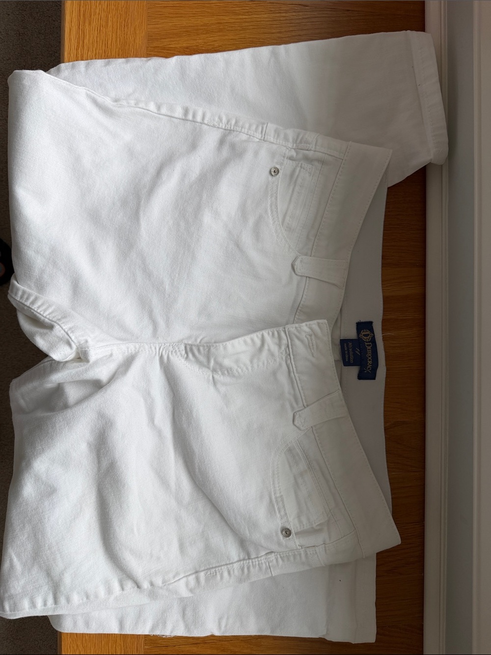 Democracy White Cropped Ankle Jeans